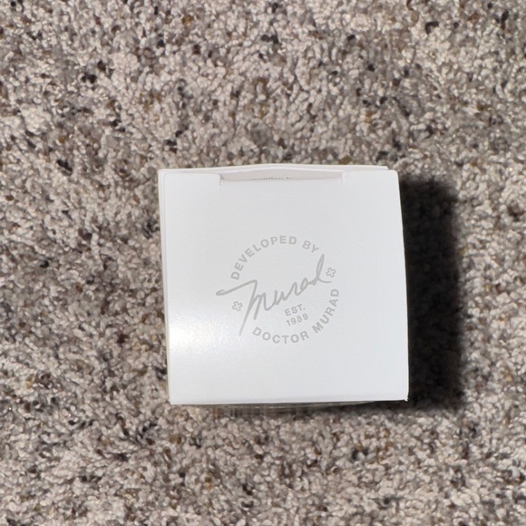 Murad Environmental Shield Serum - Orange and White. Sealed. - Picture 2 of 4